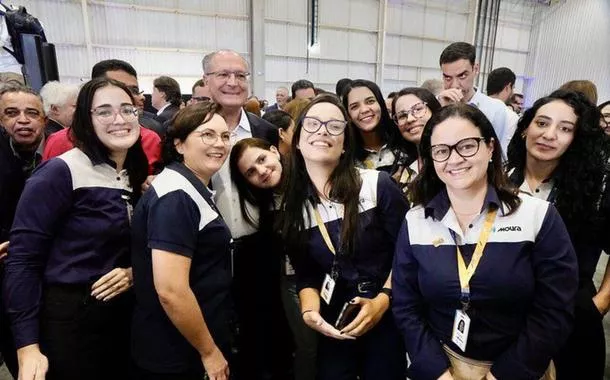Em Pernambuco, Alckmin inaugura nova unidade do Grupo Moura e destaca crescimento da indústria automotiva