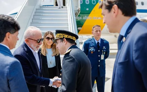 Presidente da República, Luiz Inácio Lula da Silva, durante chegada a Nice. Aeroporto de Nice Côte d'Azur - Nice - França.