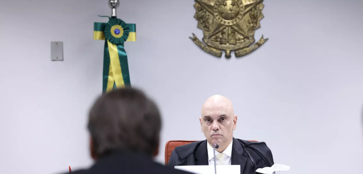 Jair Bolsonaro e Alexandre de Moraes no STF - 10/06/2025