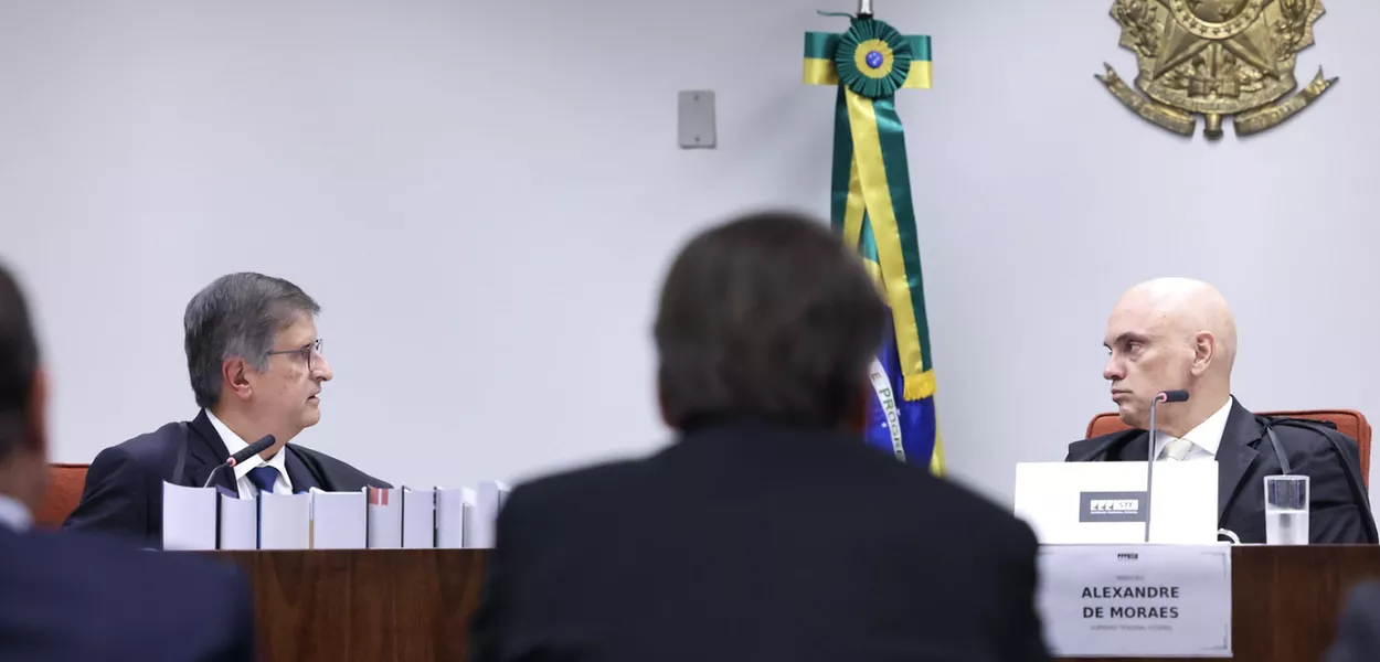 Paulo Gonet, Alexandre de Moraes e Jair Bolsonaro no STF - 10/06/2025