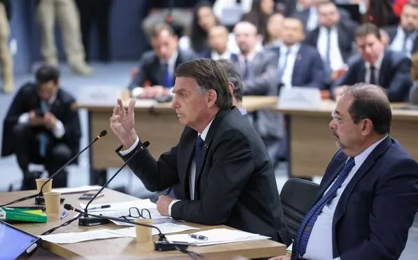 Bolsonaro nega ter recebido voz de prisão de ex-comandante do Exército