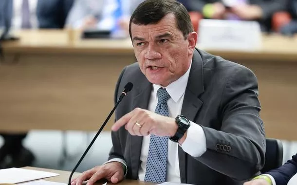Moraes detona “nota esdrúxula” de Paulo Sérgio sobre urnas em 2022