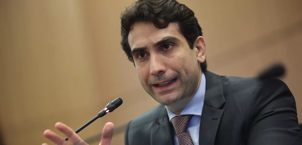 Presidente do Banco Central, Gabriel Galípolo, durante coletiva de imprensa, em Brasília - 27/03/2025