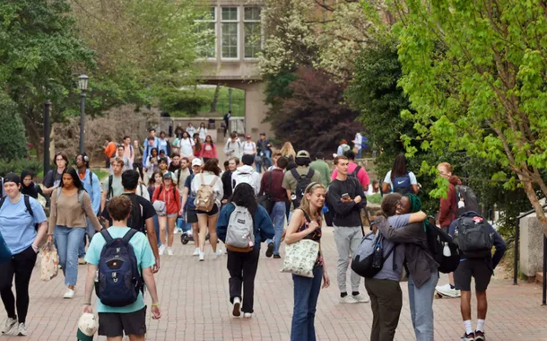 Governo Trump mira corte de isenção fiscal para universidades que adotam cotas raciais