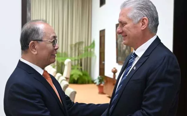 Qiu Xiaoqi, representante especial da China para a América Latina, é recebido pelo presidente cubano Miguel Díaz-Canel