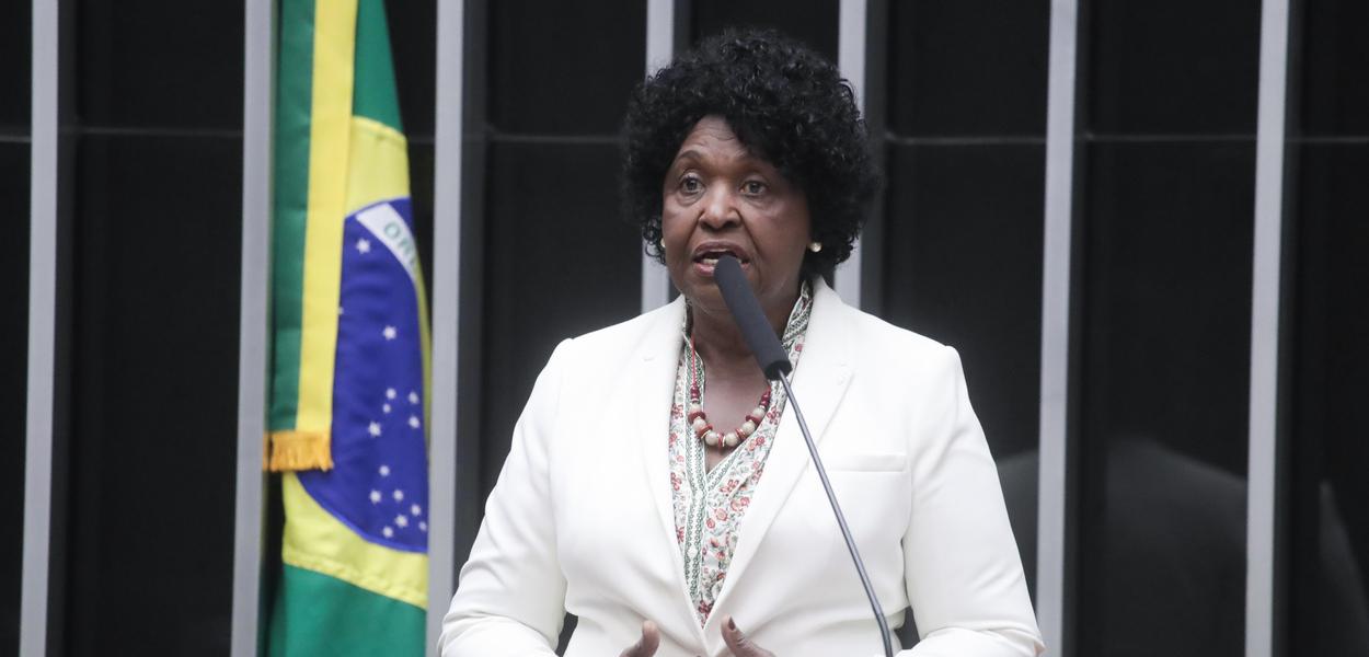 Benedita lidera disputa ao Senado no Rio com 34,2%, diz pesquisa