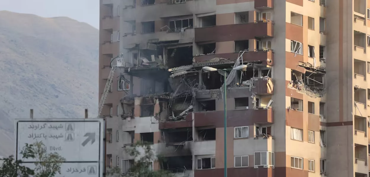 Prédio bombardeado em Teerã, Irã