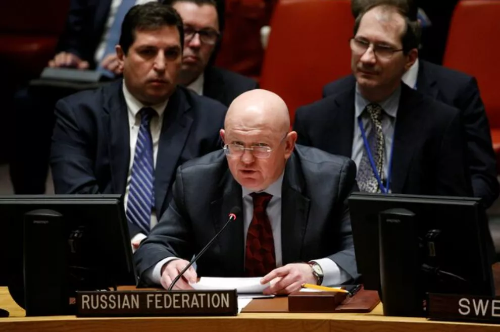 O embaixador russo na ONU, Vasily Nebenzya, discursa durante uma reunião do Conselho de Segurança da ONU sobre a Síria, na sede das Nações Unidas em Nova York, EUA, em 22 de fevereiro de 2018
