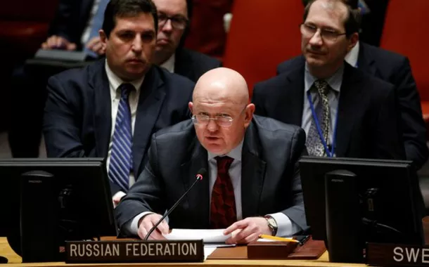 O embaixador russo na ONU, Vasily Nebenzya, discursa durante uma reunião do Conselho de Segurança da ONU sobre a Síria, na sede das Nações Unidas em Nova York, EUA, em 22 de fevereiro de 2018