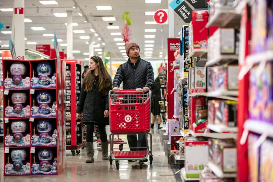 Pessoas compram em uma loja da Target d em Chicago, Illinois, EUA