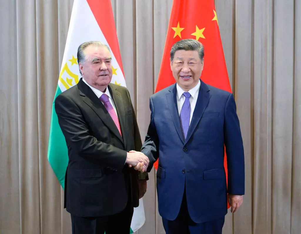Xi pede à China e ao Tadjiquistão que expandam escala do comércio e investimento bilaterais