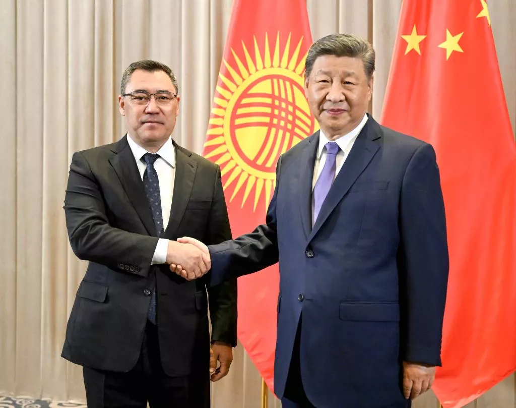 Xi afirma que cooperação entre China e Quirguistão tem um grande potencial