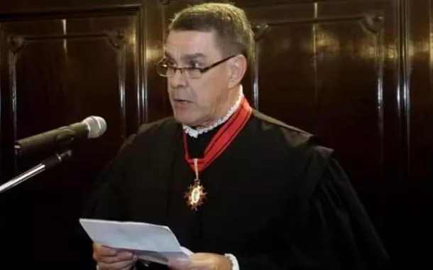 De acordo com a denúncia, Almeida ocultou a movimentação financeira de R$ 182.440 entre 2019 e 2022