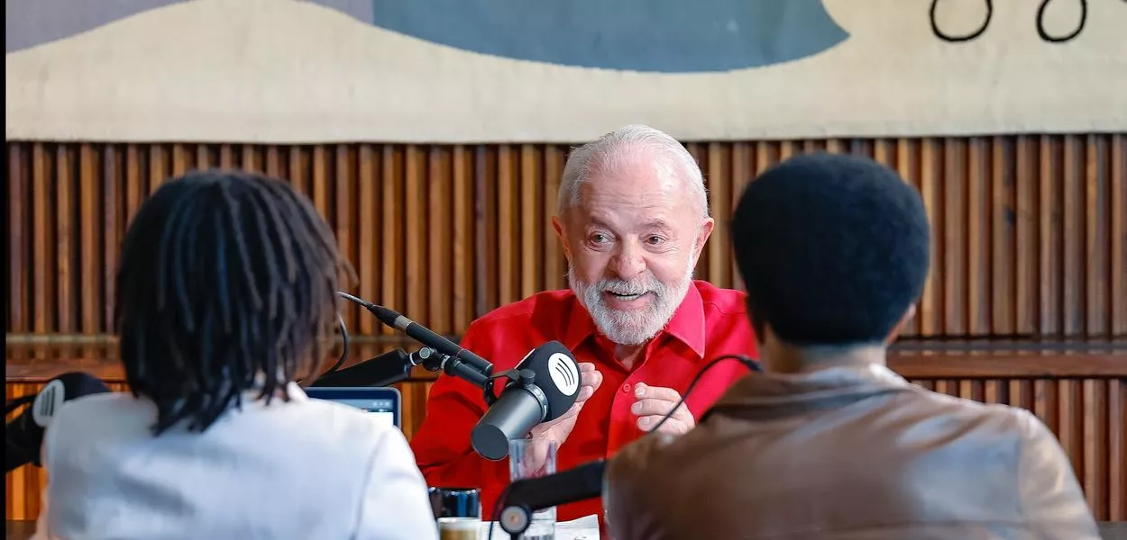 Lula concede entrevista a Semayat Oliveira e Mano Brown