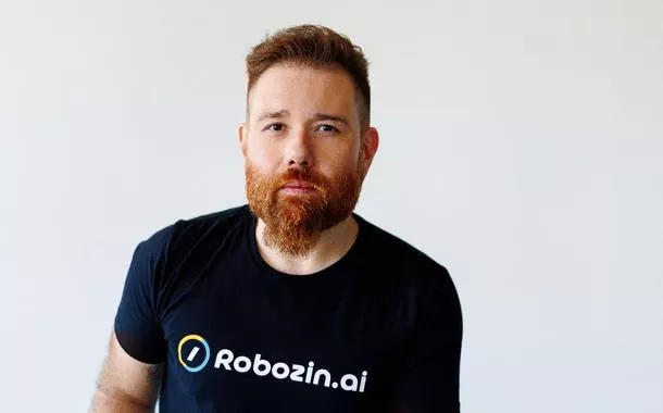 Empreendedor Anderson Nery é um dos fundadores do Robozin, um assistente virtual gratuito que funciona pelo WhatsApp