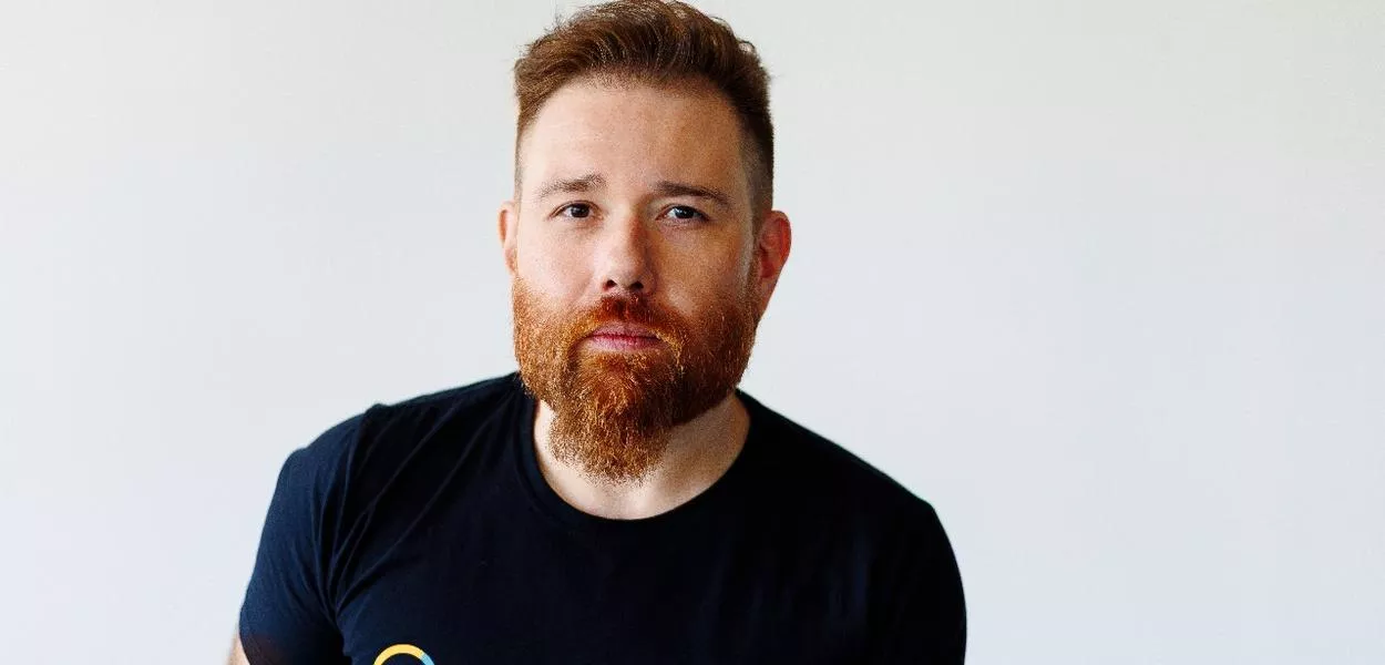 Empreendedor Anderson Nery é um dos fundadores do Robozin, um assistente virtual gratuito que funciona pelo WhatsApp