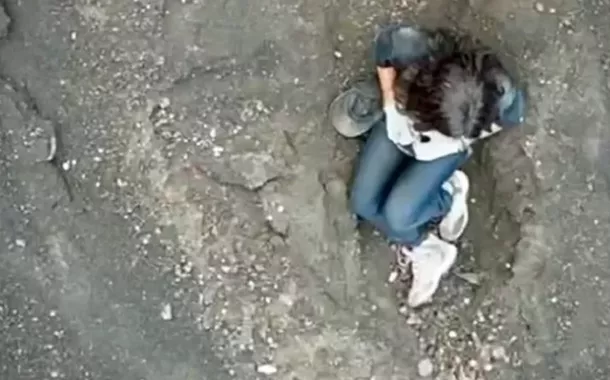 Resgate de brasileira que caiu em trilha de vulcão é suspenso, diz família