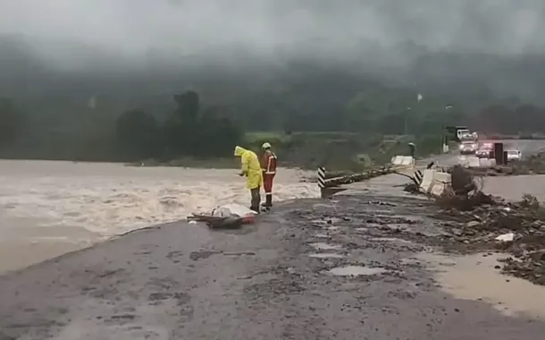 Fortes chuvas deixam pelo menos quatro mortos no RS