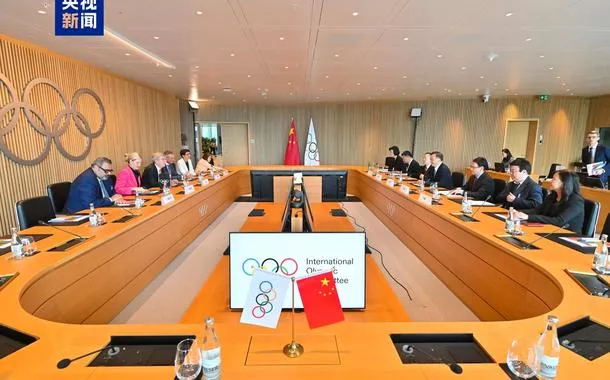 Chefes do CMG e do COI reforçam cooperação estratégica na Suíça