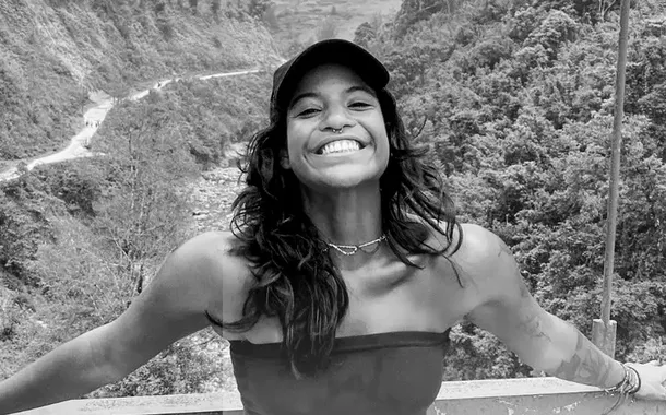 Indonésia resgata corpo de brasileira que caiu durante trilha em vulcão