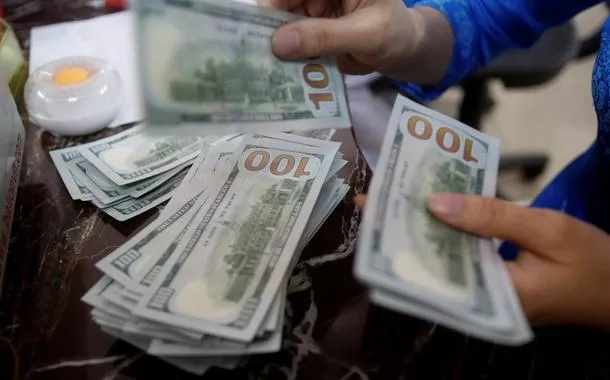 Notas de dólar
16/05/2016. 
