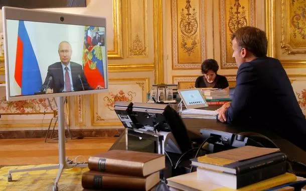 Putin e Macron discutem Irã e Ucrânia na primeira ligação telefônica em quase três anos