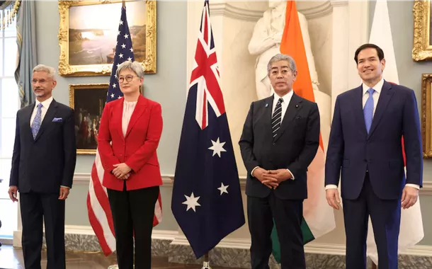 Ministro das Relações Exteriores da Índia, Subrahmanyam Jaishankar, a Ministra das Relações Exteriores da Austrália, Penny Wong, o Ministro das Relações Exteriores do Japão, Takeshi Iwaya, e o Secretário de Estado dos EUA, Marco Rubio, juntos no início de sua reunião do Quad Indo-Pacífico no Departamento de Estado em Washington, DC, nos EUA- 01/07/2025 