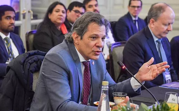 Haddad afirma que governo buscará retomar debate sobre fim da escala 6x1