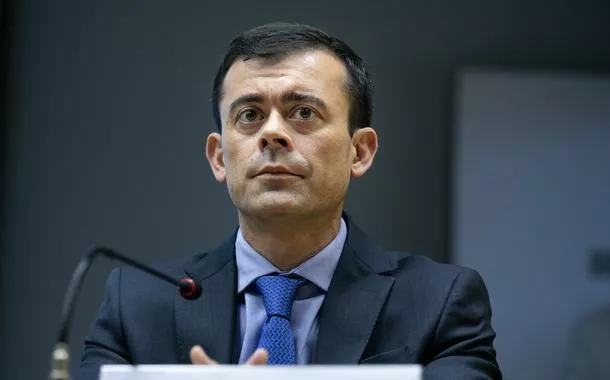 Aumento do IOF é essencial para ‘recuperar o fiscal’, afirma Ceron