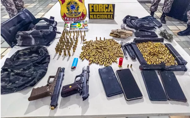 PF e Força Nacional apreendem arsenal em área de conflito indígena no extremo sul da Bahia