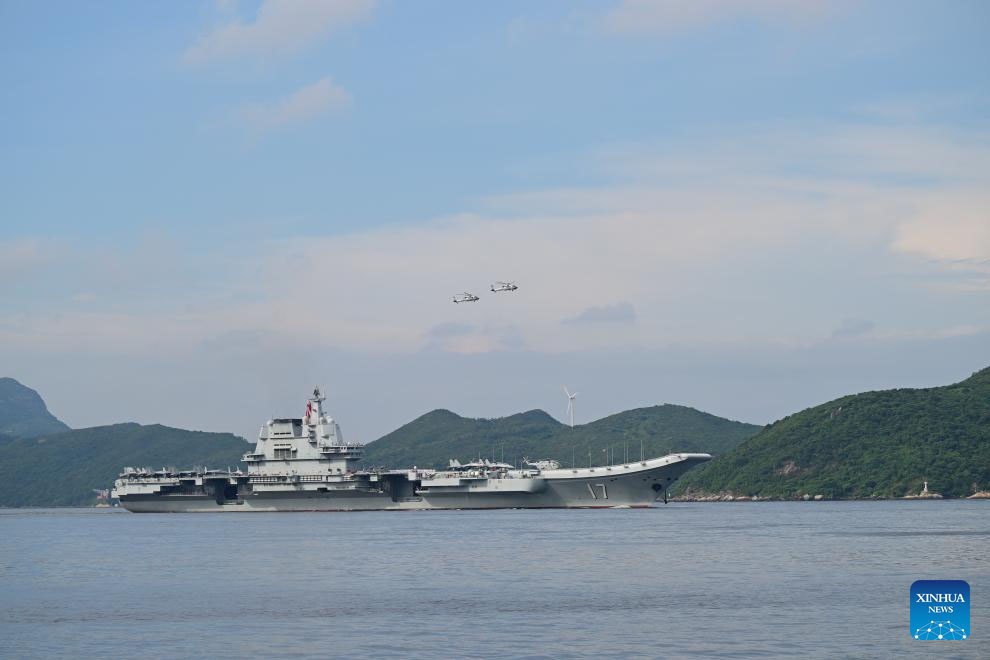 Frota naval liderada pelo porta-aviões Shandong inicia visita a Hong Kong