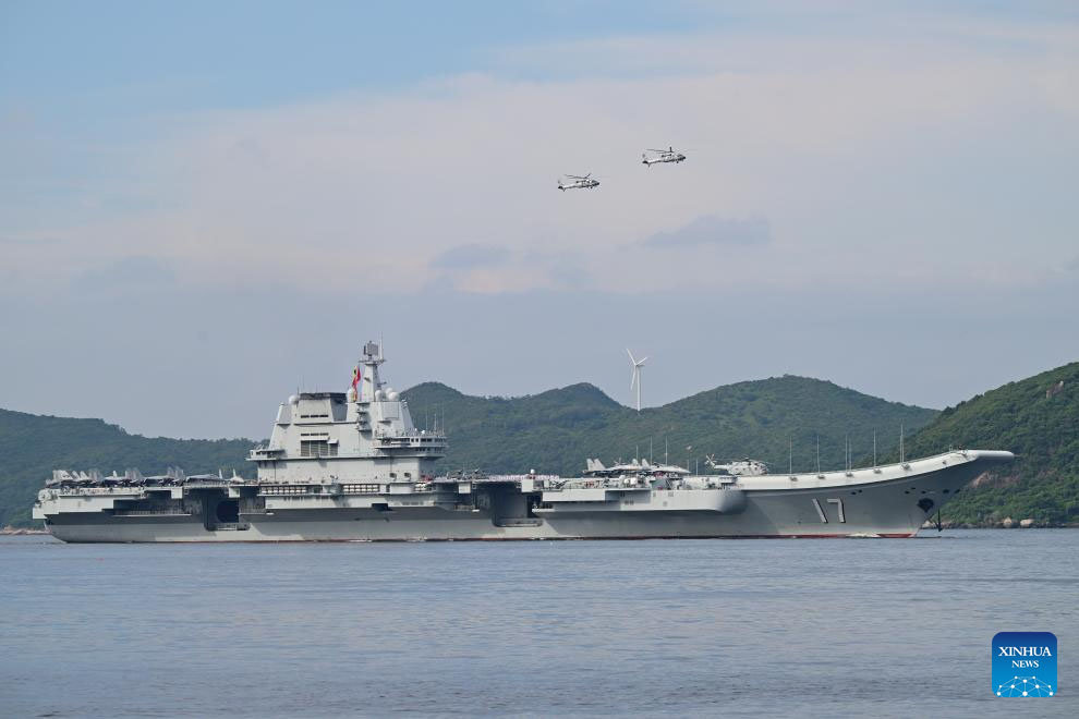 Frota naval liderada pelo porta-aviões Shandong inicia visita a Hong Kong