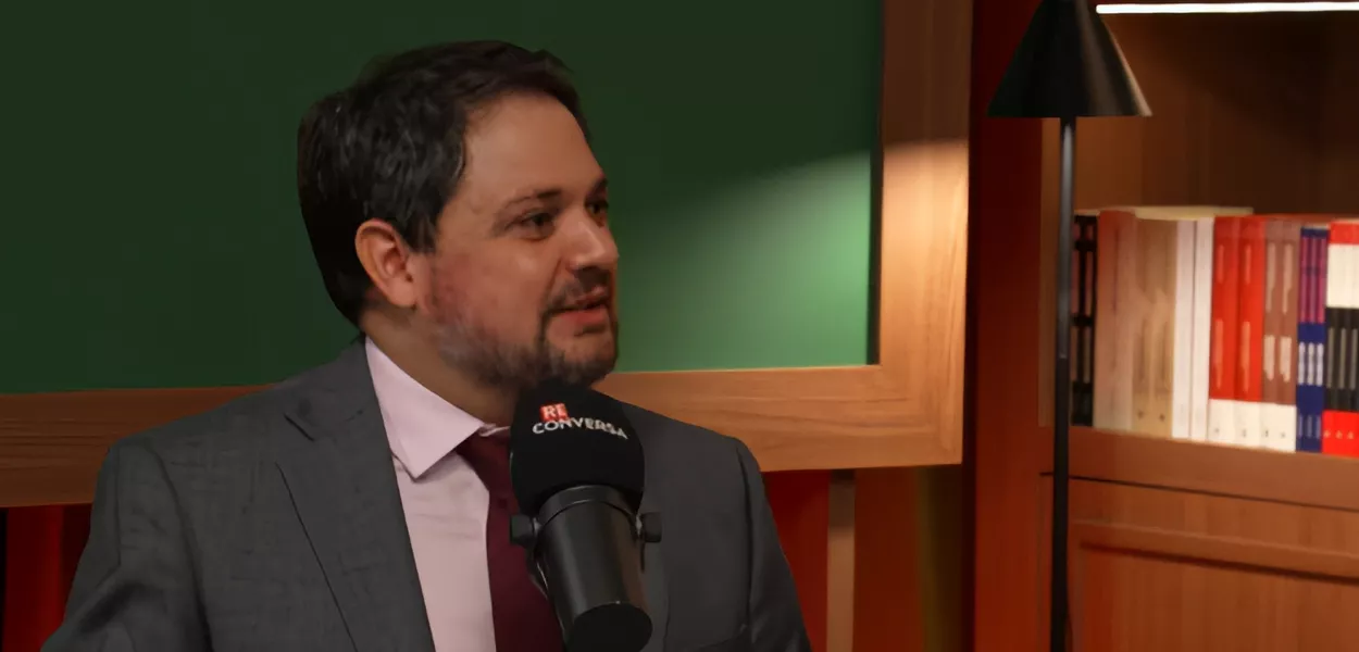 Professor Matias Spektor em entrevista.