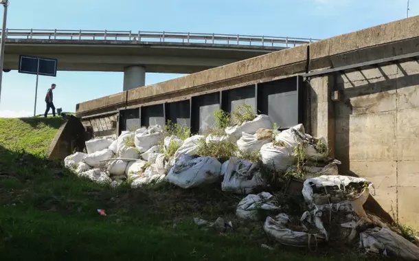 Nível do Guaíba recua, e prefeitura de Porto Alegre reabre comportas