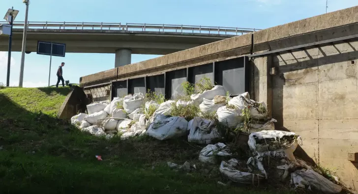 Nível do Guaíba recua, e prefeitura de Porto Alegre reabre comportas