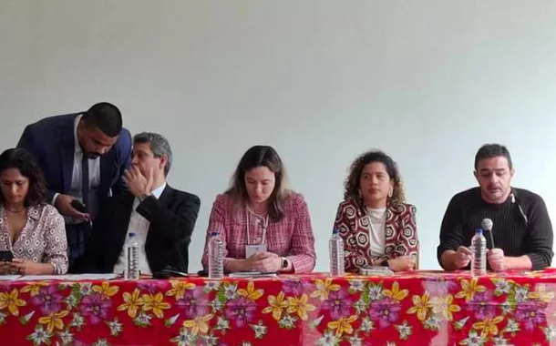 Mesa de abertura, com o ministro Márcio Macêdo, da Secretaria-Geral da Presidência da República, e Elias Jabbour, presidente do Instituto Pereira Passos