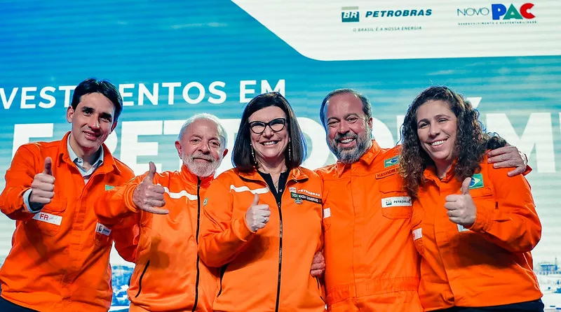 O Presidente da República, Luiz Inácio Lula da Silva; a Presidenta da Petrobras, Magda Chambriard; o Ministro de Portos e Aeroportos, Silvio Costa Filho; o Ministro de Minas e Energia, Alexandre Silveira; e a Ministra da Gestão e da Inovação em Serviços Públicos, Esther Dweck, participaram da cerimônia de anúncio dos investimentos da Petrobras em refino e petroquímica, realizada na Refinaria Duque de Caxias (REDUC), em Duque de Caxias