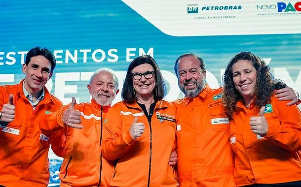 O Presidente da República, Luiz Inácio Lula da Silva; a Presidenta da Petrobras, Magda Chambriard; o Ministro de Portos e Aeroportos, Silvio Costa Filho; o Ministro de Minas e Energia, Alexandre Silveira; e a Ministra da Gestão e da Inovação em Serviços Públicos, Esther Dweck, participaram da cerimônia de anúncio dos investimentos da Petrobras em refino e petroquímica, realizada na Refinaria Duque de Caxias (REDUC), em Duque de Caxias