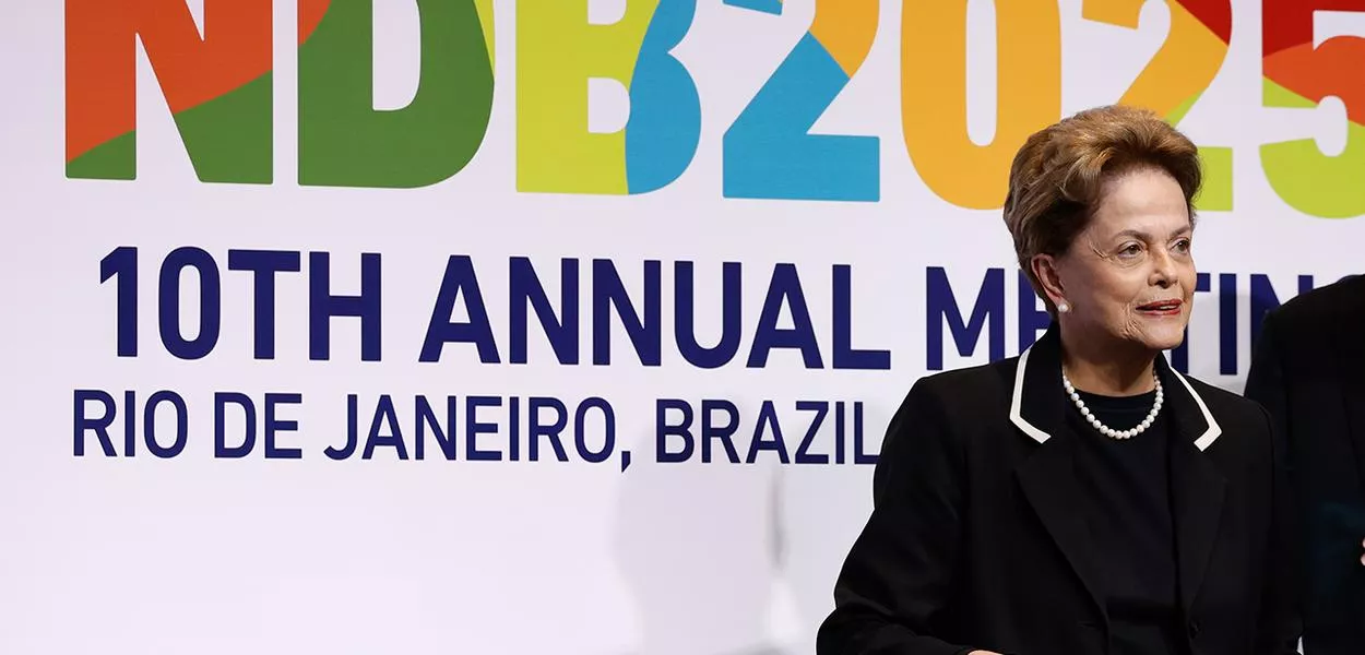 A presidenta do Novo Banco de Desenvolvimento (NDB), formado por membros do Brics, Dilma Rousseff, faz pronunciamento à imprensa com a diretoria durante o 10° Encontro Anual, em Copacabana (RJ)