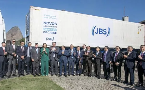 Caminhão da JBS em Mozarlândia (GO)