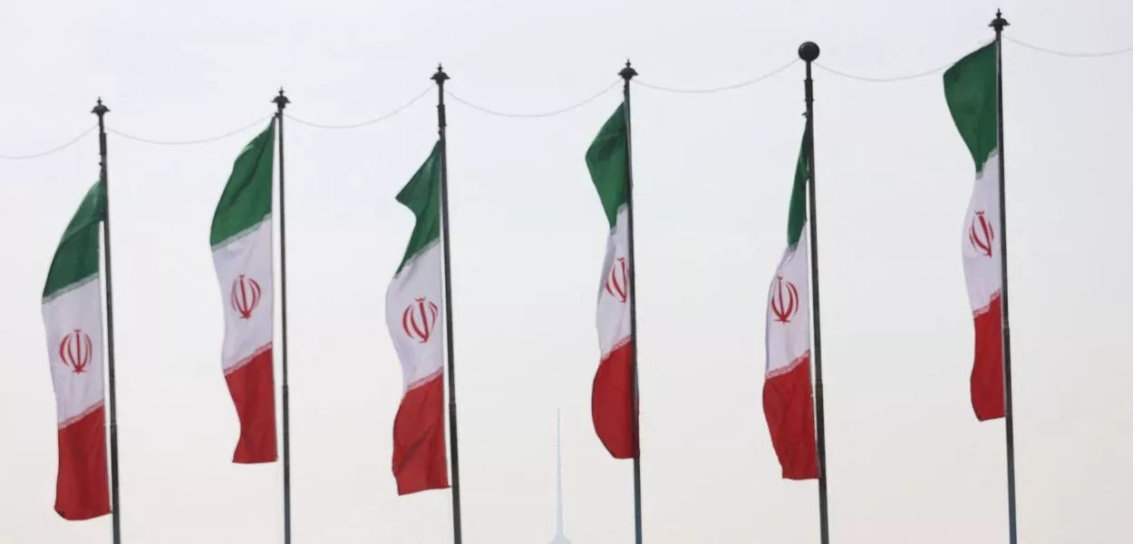Bandeiras do Irã em Teerã - 08/12/2024 