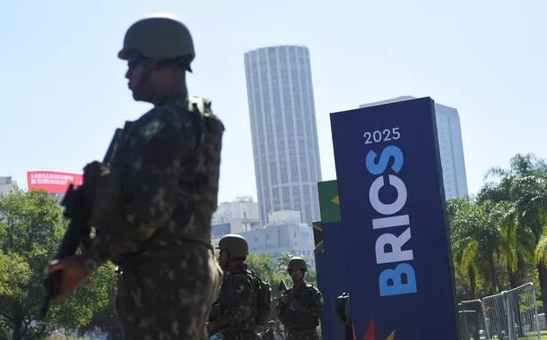 Soldados de guarda no local que recebe a Cúpula do BRICS no Rio de Janeiro - 05/07/2025
