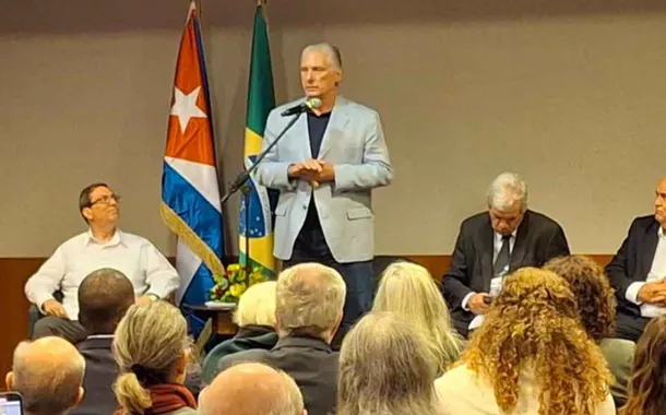 Miguel Díaz-Canel aos brasileiros: "Cuba não se rende"!