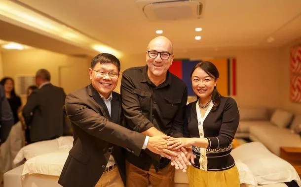 Li Bo, Leonardo Attuch e Helen Han