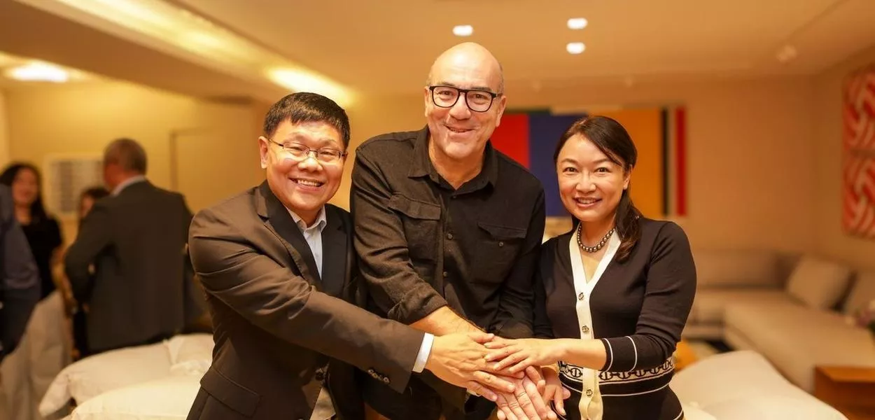 Li Bo, Leonardo Attuch e Helen Han