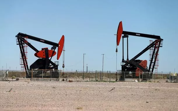 FILE PHOTO: Oil pump jacks are seen at the Vaca Muerta shale oil and gas deposit in the Patagonian province of Neuquen, Argentina, January 21, 2019.  