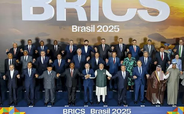 07.07.2025 - Presidente da República, Luiz Inácio Lula da Silva, posa para fotografia de família dos Chefes de Estado e de Governo dos países-membros, parceiros e de engajamento externo, no Museu de Arte Moderna (MAM). Rio de Janeiro - RJ.