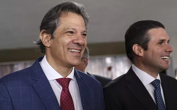 Brasília (DF), 05/02/2025 - O ministro da Fazenda, Fernando Haddad, e o presidente da Câmara dos Deputados, Hugo Motta, durante entrevista coletiva na Câmara dos Deputados. Foto: Marcelo Camargo/Agência Brasil