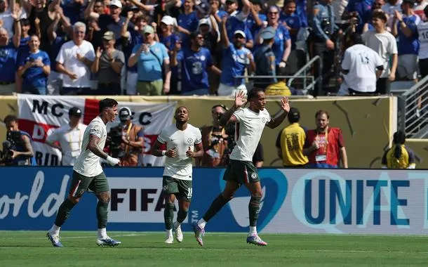 João Pedro após marcar gol pelo Chelsea contra o Fluminense, seu ex-clube
