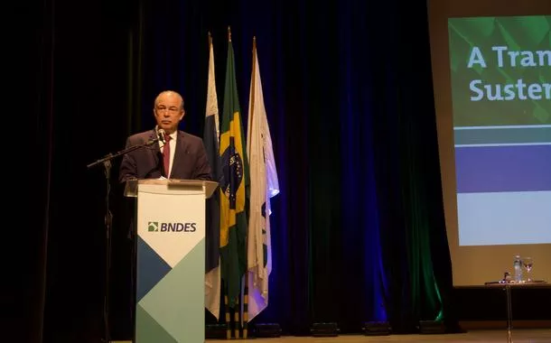 'Quem assume o risco da inovação é o Estado', afirma Mercadante